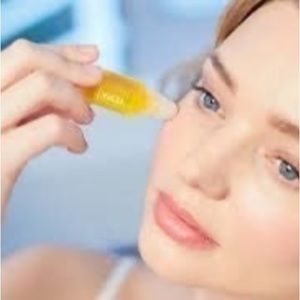 Kora Organics Noni Radiant Eye Oil Roll On Brand New In Box